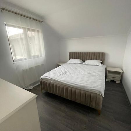 Appartamento Eroilor II Apartament Suceava Esterno foto