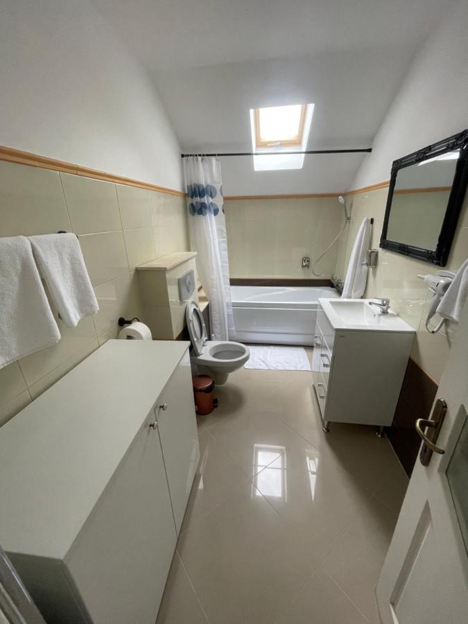 Appartamento Eroilor II Apartament Suceava Esterno foto